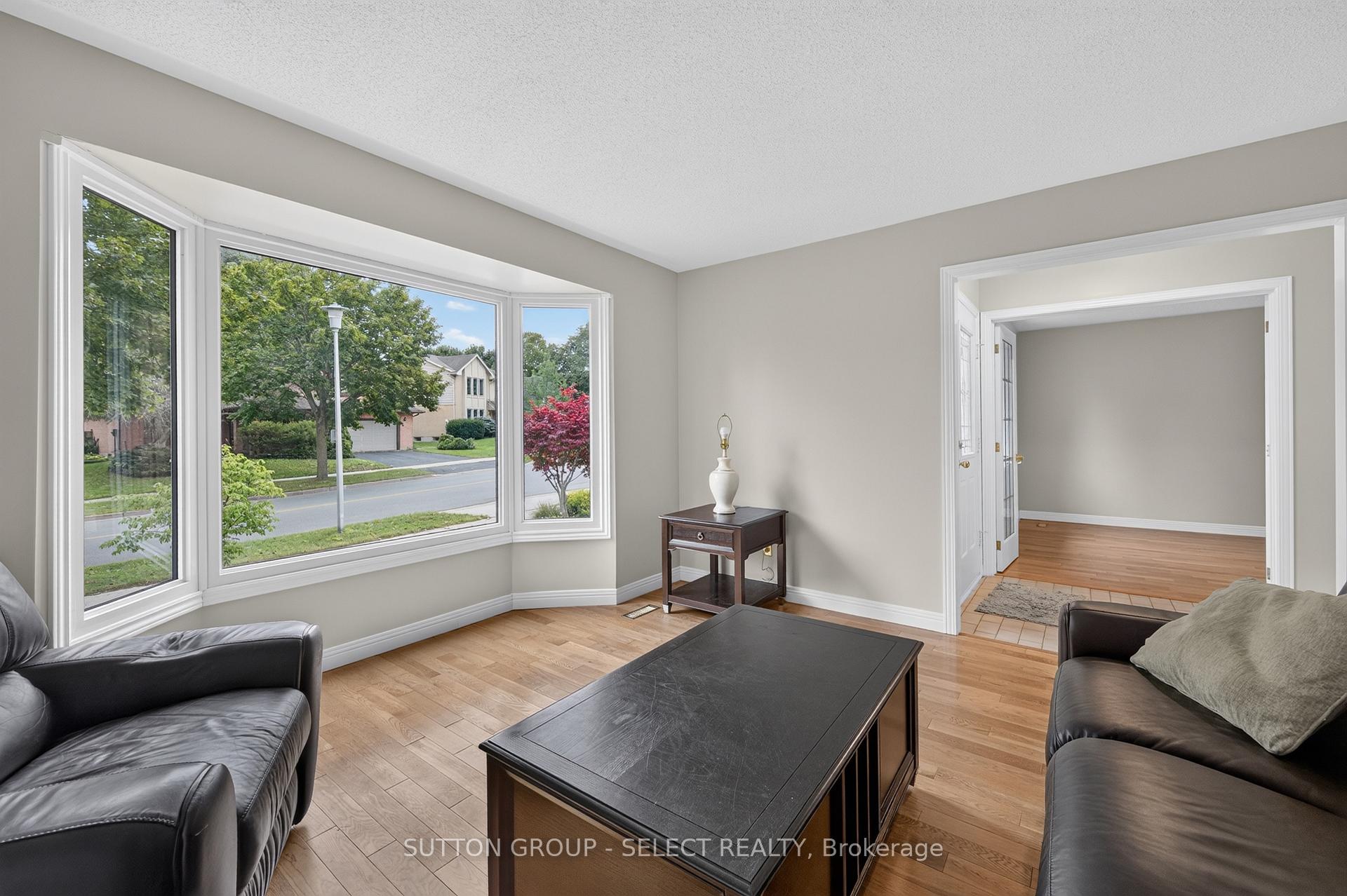 Photo 6 of 1000 Griffith Street, London, South K — HOMEH