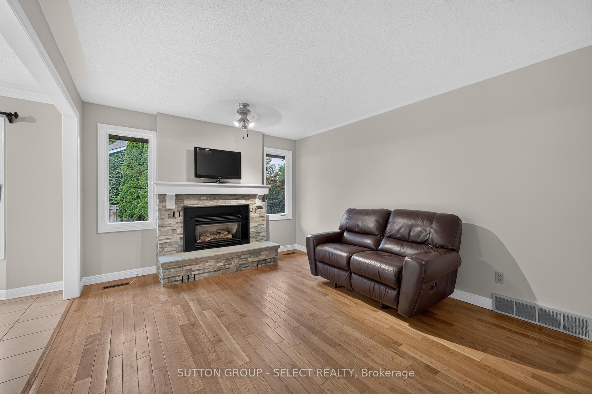 Photo 22 of 1000 Griffith Street, London, South K — HOMEH