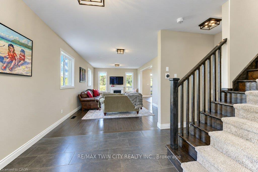 Photo 5 of 524 Sundew Drive, Waterloo, Columbia Forest/Clair Hills — HOMEH