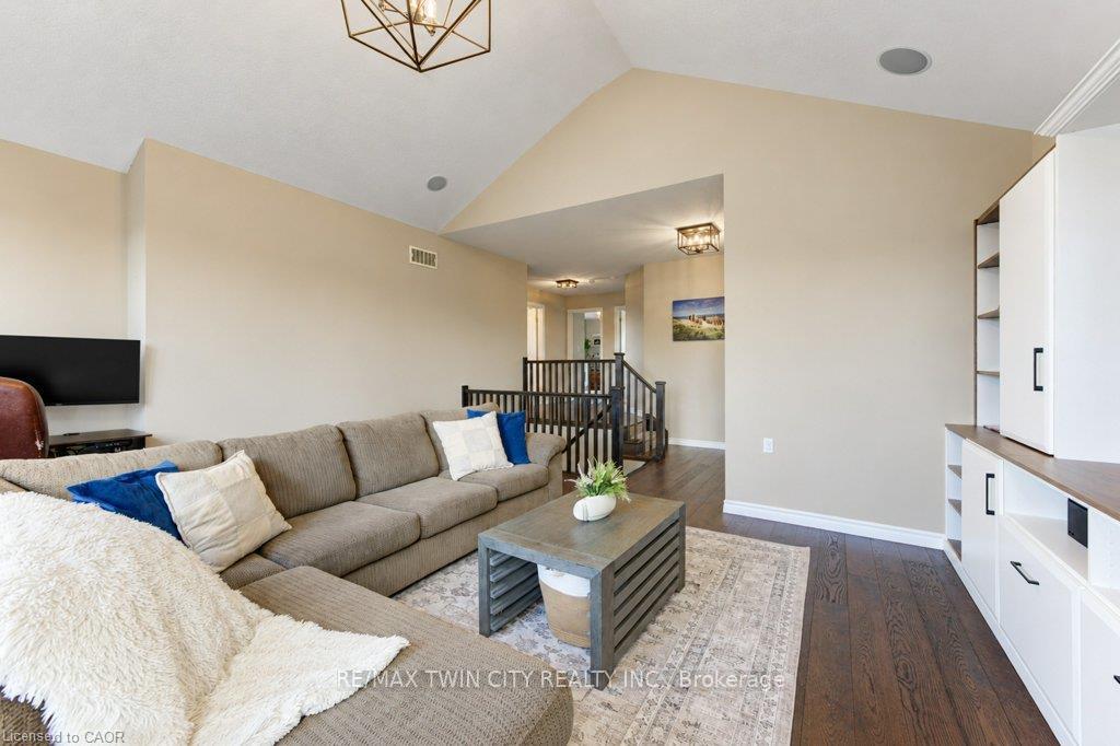 Photo 20 of 524 Sundew Drive, Waterloo, Columbia Forest/Clair Hills — HOMEH