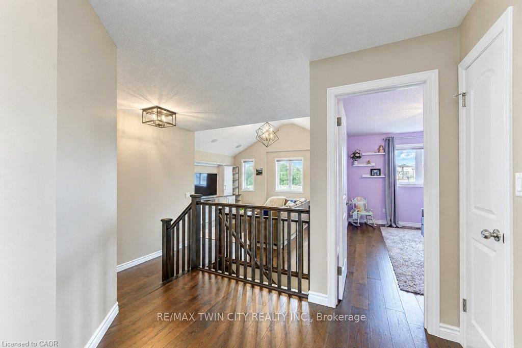 Photo 22 of 524 Sundew Drive, Waterloo, Columbia Forest/Clair Hills — HOMEH