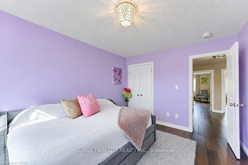 Photo 27 of 524 Sundew Drive, Waterloo, Columbia Forest/Clair Hills — HOMEH