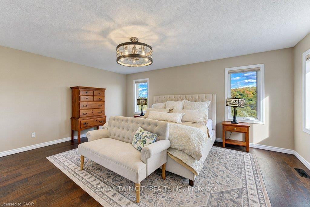 Photo 28 of 524 Sundew Drive, Waterloo, Columbia Forest/Clair Hills — HOMEH