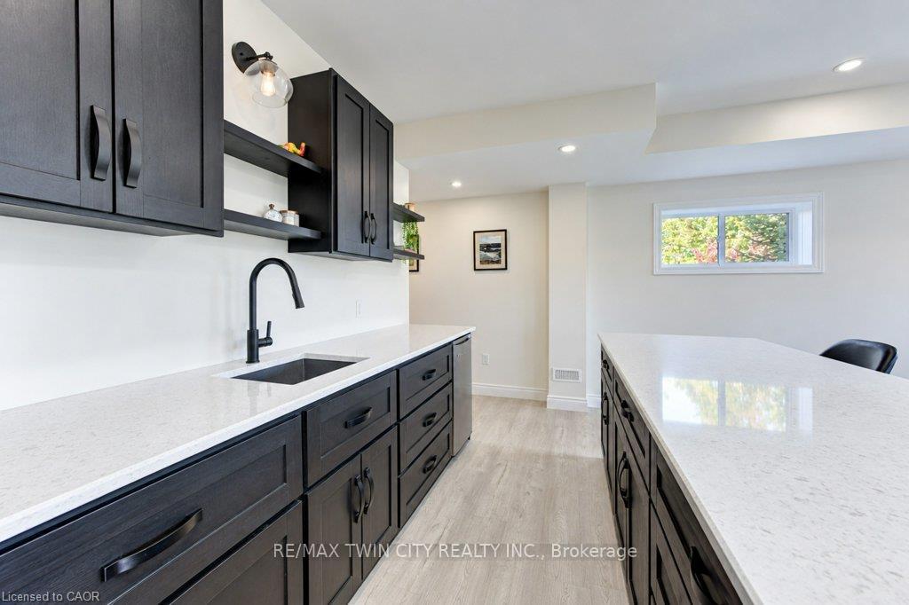 Photo 32 of 524 Sundew Drive, Waterloo, Columbia Forest/Clair Hills — HOMEH