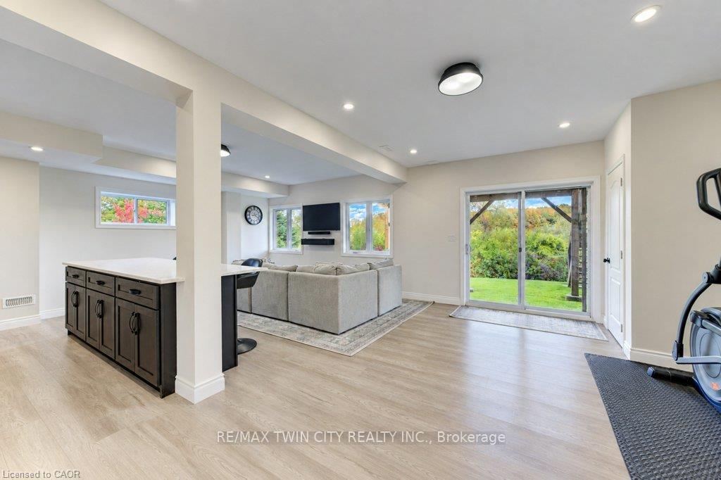 Photo 35 of 524 Sundew Drive, Waterloo, Columbia Forest/Clair Hills — HOMEH