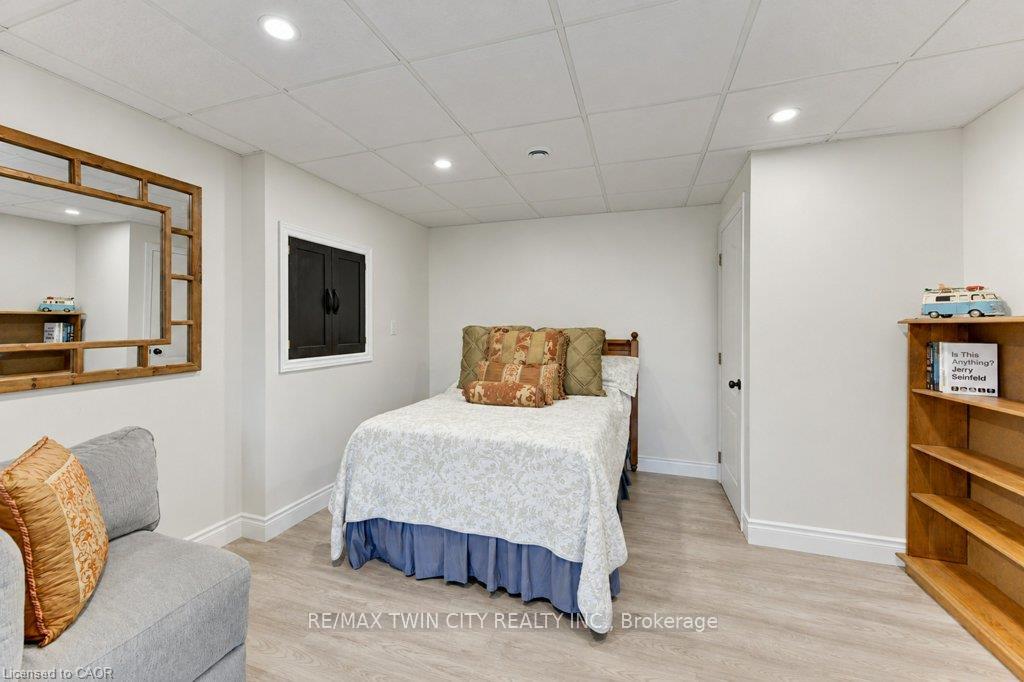 Photo 36 of 524 Sundew Drive, Waterloo, Columbia Forest/Clair Hills — HOMEH