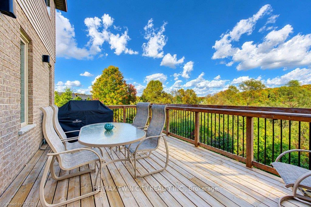 Photo 38 of 524 Sundew Drive, Waterloo, Columbia Forest/Clair Hills — HOMEH