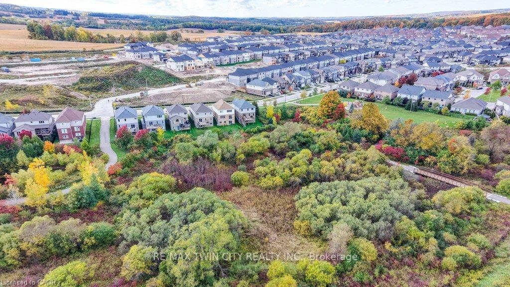 Photo 42 of 524 Sundew Drive, Waterloo, Columbia Forest/Clair Hills — HOMEH