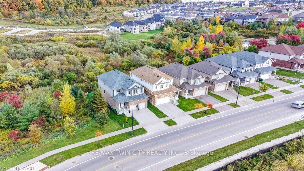 Photo 45 of 524 Sundew Drive, Waterloo, Columbia Forest/Clair Hills — HOMEH