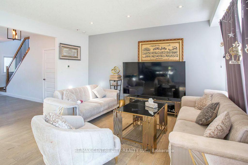 Photo 7 of 1583 Applerock Avenue, London, North S — HOMEH