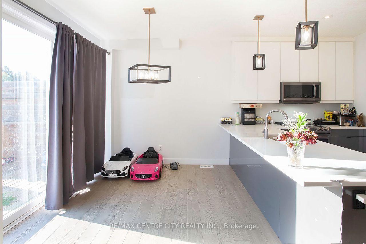 Photo 12 of 1583 Applerock Avenue, London, North S — HOMEH