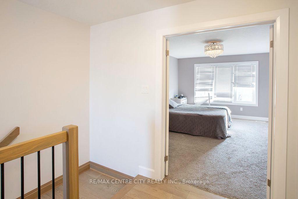Photo 15 of 1583 Applerock Avenue, London, North S — HOMEH