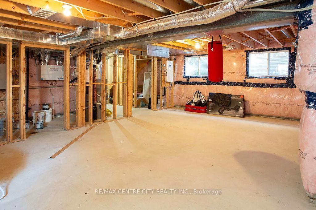 Photo 30 of 1583 Applerock Avenue, London, North S — HOMEH