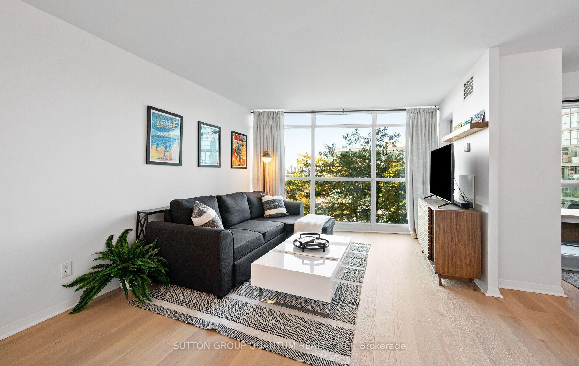 Photo 4 of Unit 1110, 219 Fort York Boulevard, Toronto, Niagara — HOMEH