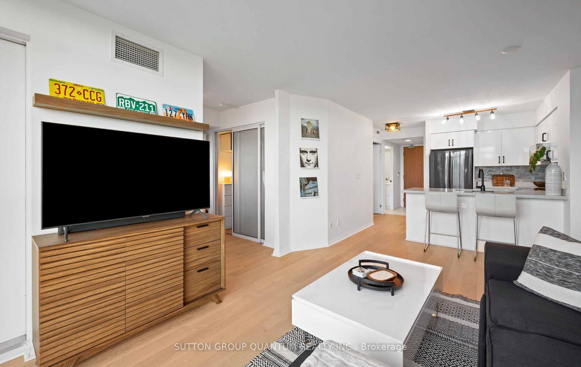 Photo 6 of Unit 1110, 219 Fort York Boulevard, Toronto, Niagara — HOMEH