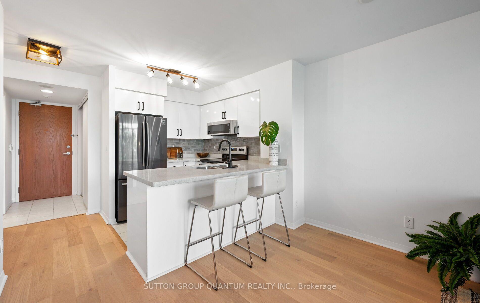 Photo 10 of Unit 1110, 219 Fort York Boulevard, Toronto, Niagara — HOMEH
