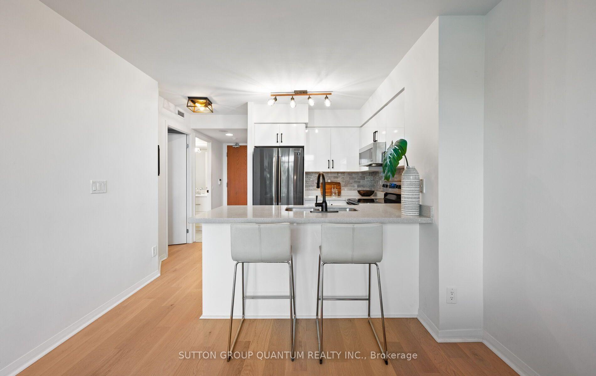 Photo 11 of Unit 1110, 219 Fort York Boulevard, Toronto, Niagara — HOMEH