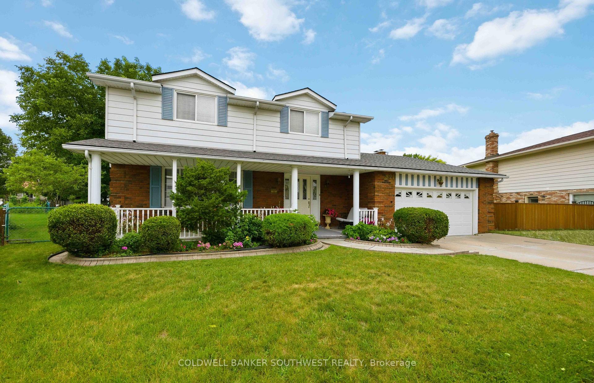 Photo of 821 Danbury Crescent