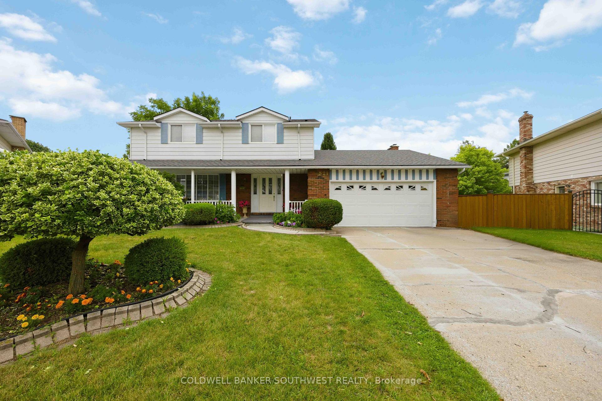 Photo 2 of 821 Danbury Crescent, Sarnia — HOMEH