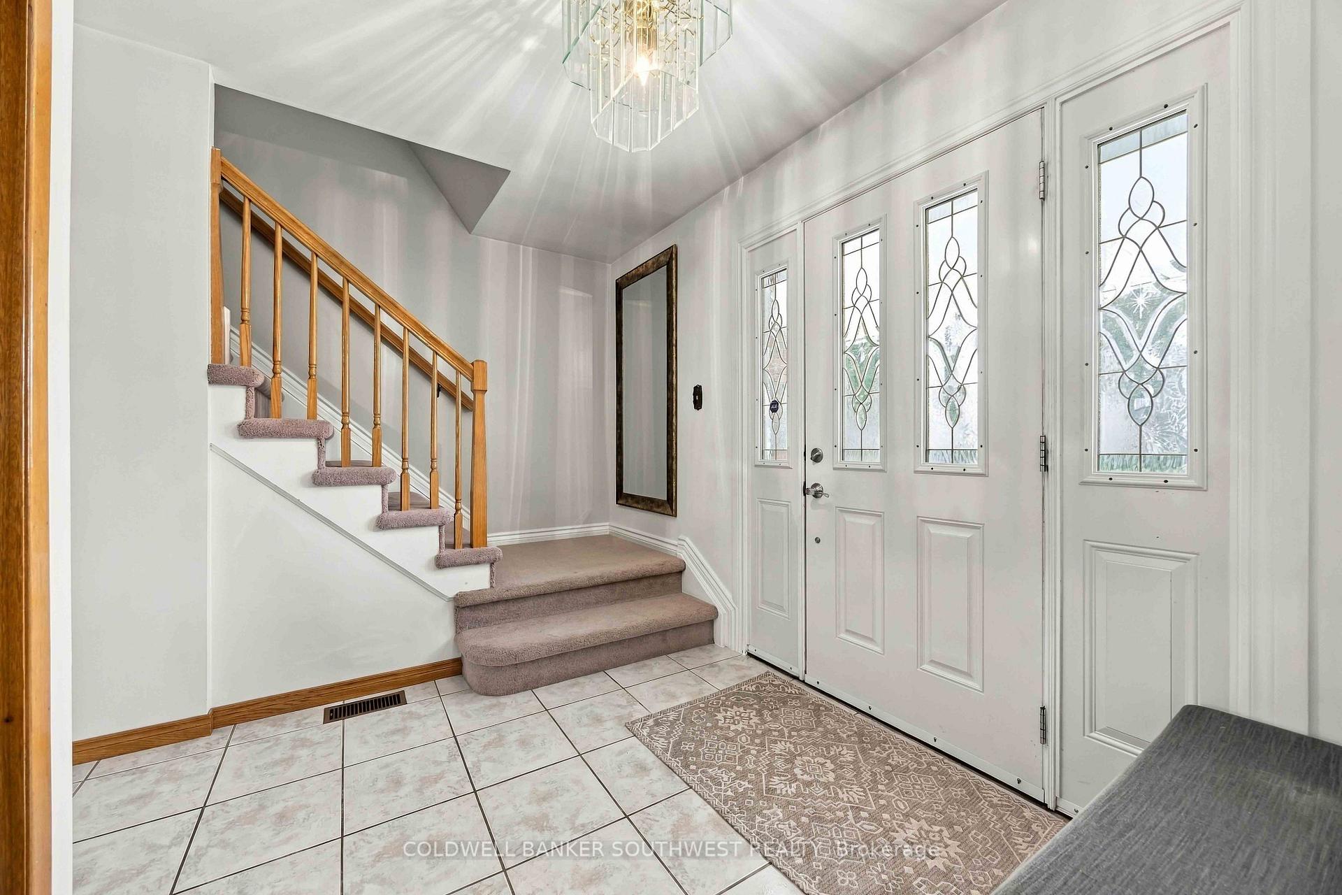 Photo 7 of 821 Danbury Crescent, Sarnia — HOMEH