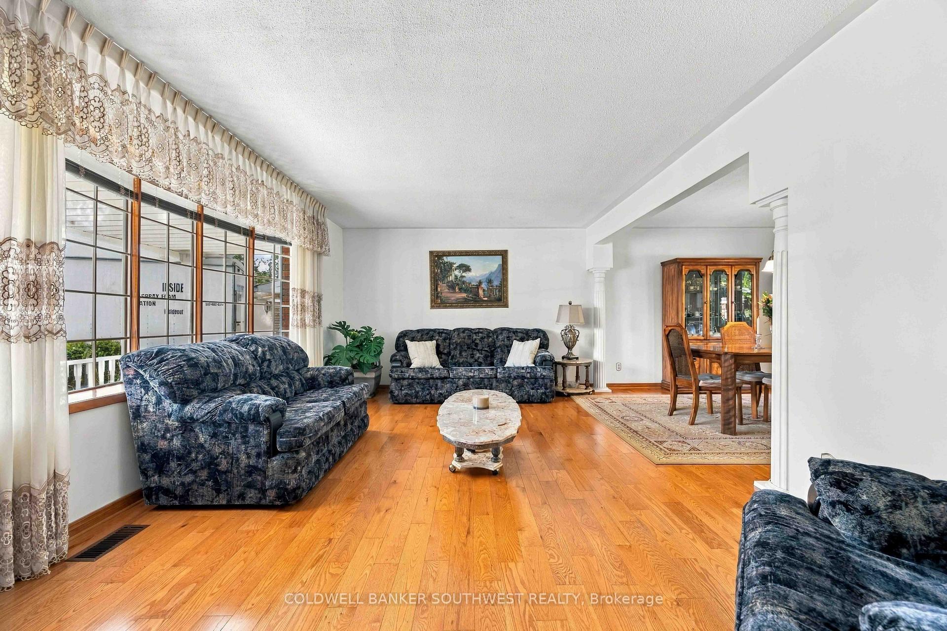 Photo 8 of 821 Danbury Crescent, Sarnia — HOMEH