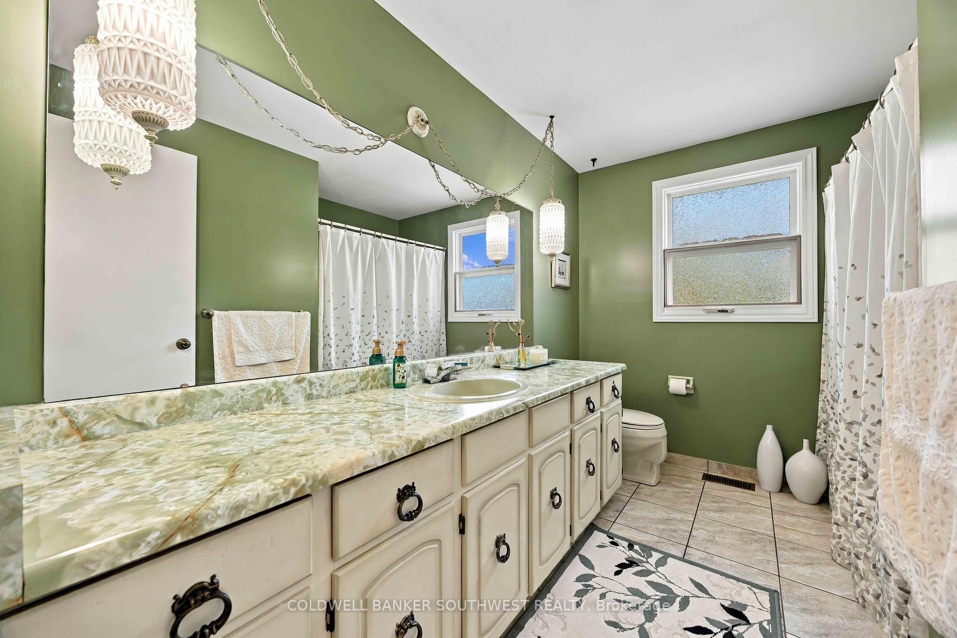 Photo 29 of 821 Danbury Crescent, Sarnia — HOMEH