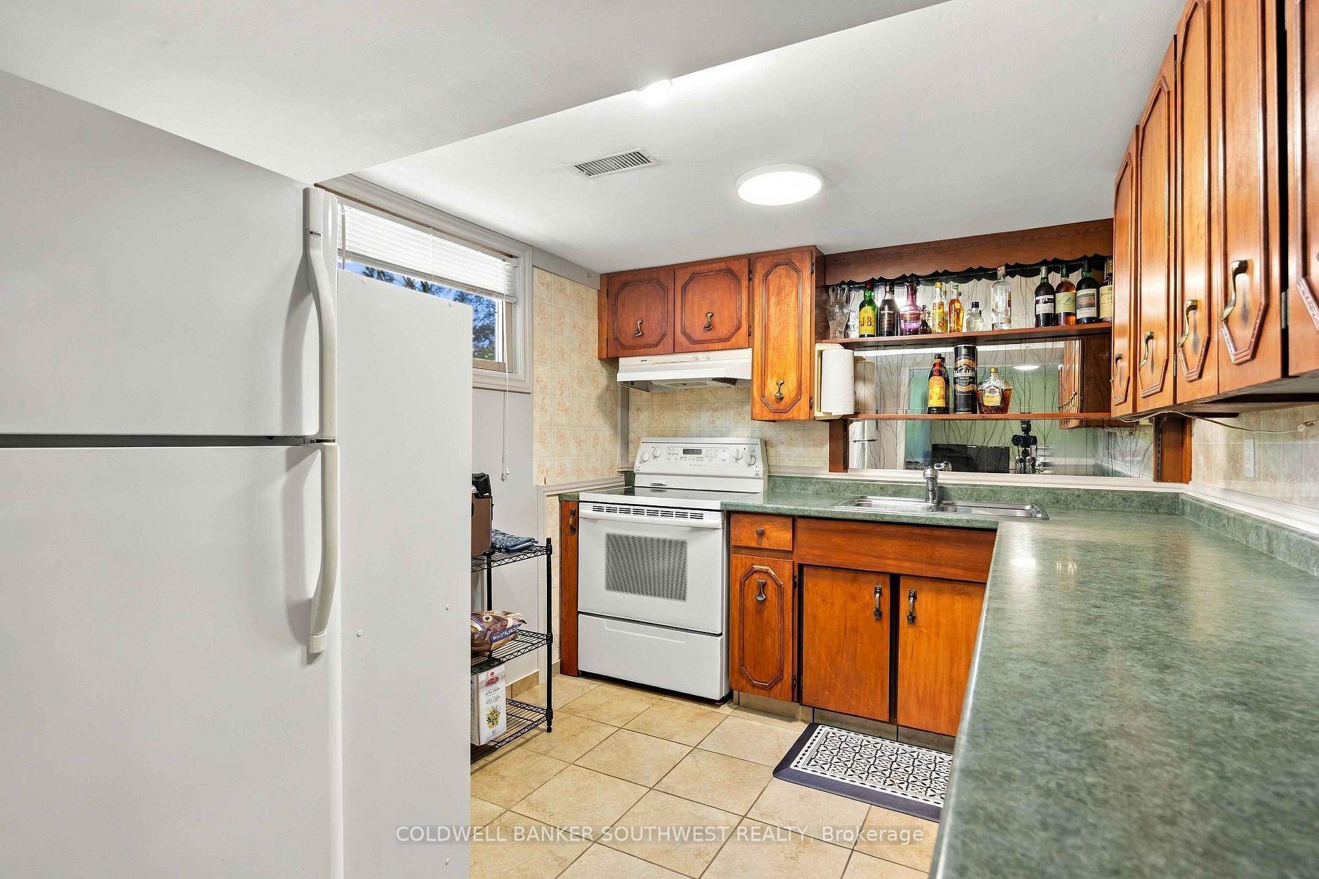 Photo 39 of 821 Danbury Crescent, Sarnia — HOMEH