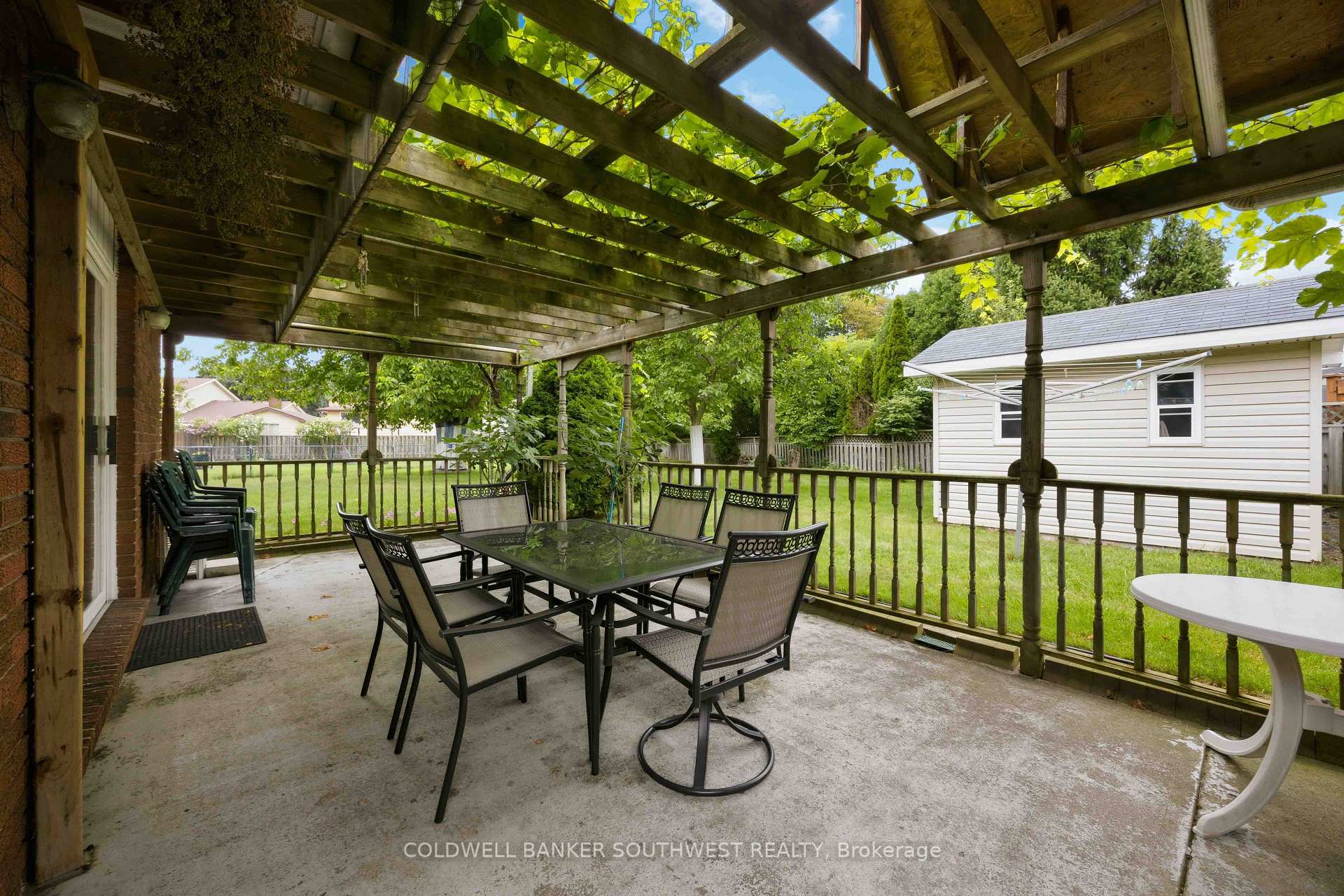 Photo 42 of 821 Danbury Crescent, Sarnia — HOMEH