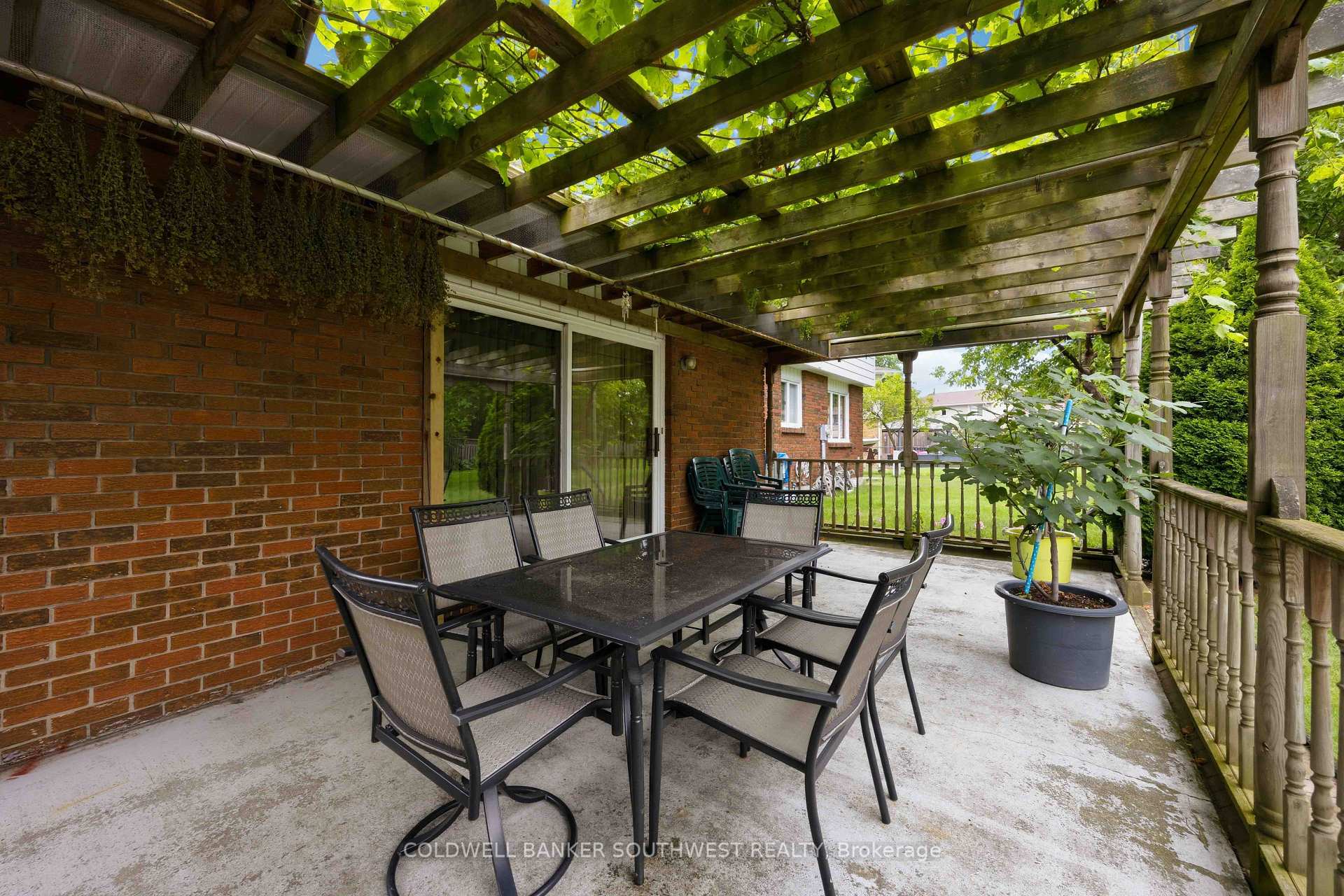 Photo 43 of 821 Danbury Crescent, Sarnia — HOMEH