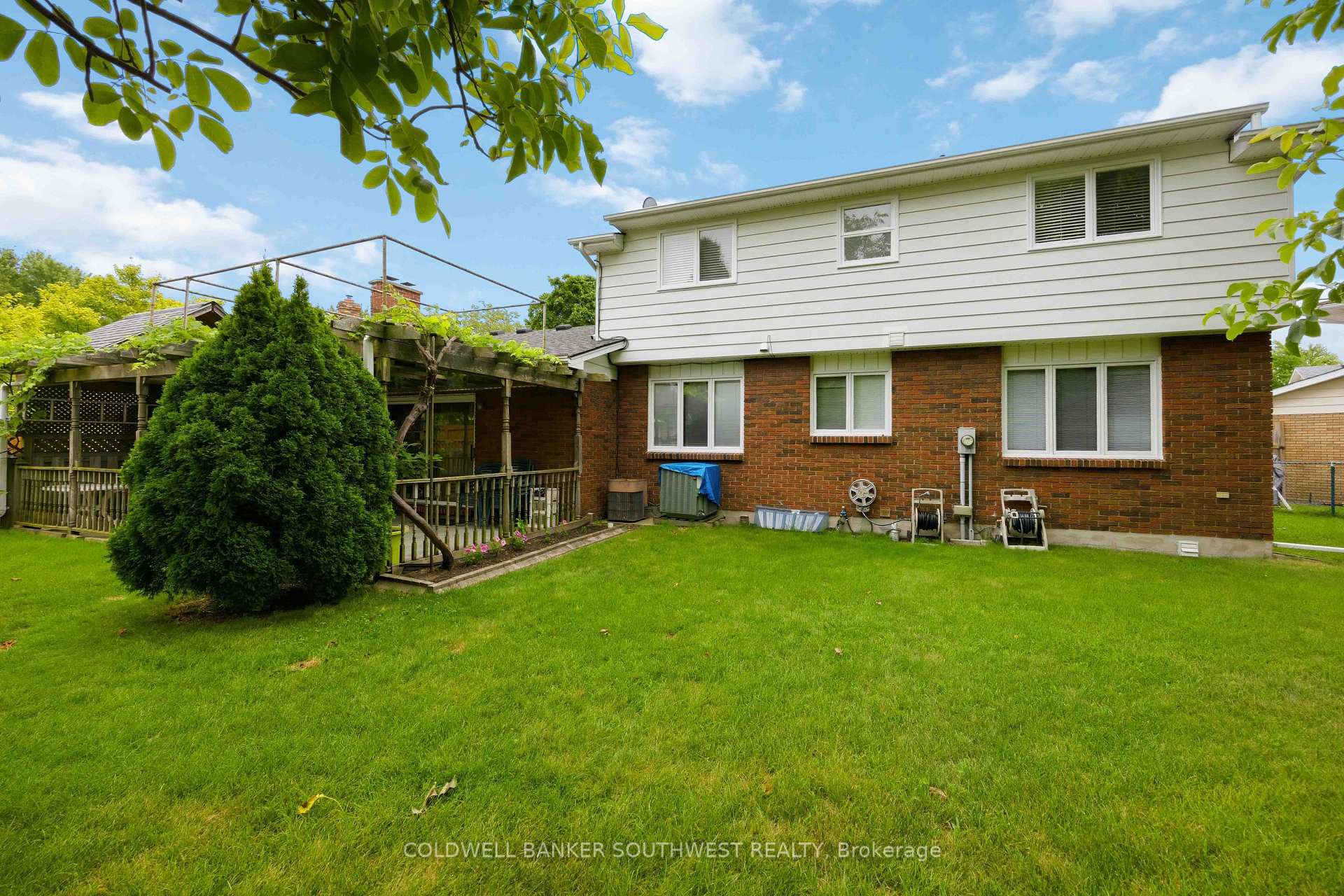 Photo 47 of 821 Danbury Crescent, Sarnia — HOMEH