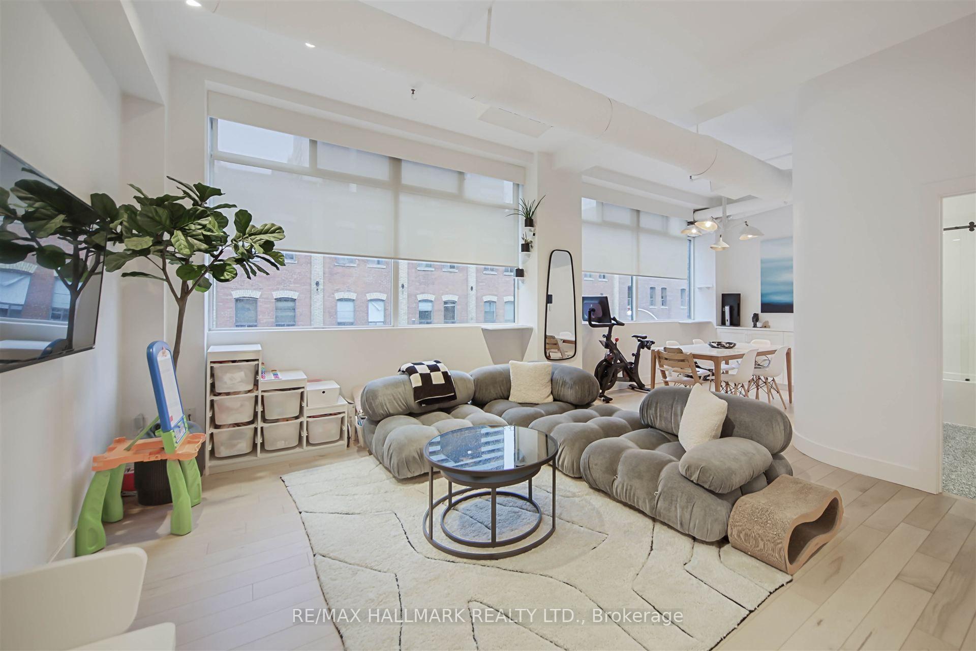 Photo of Unit 301, 80 Sherbourne Street
