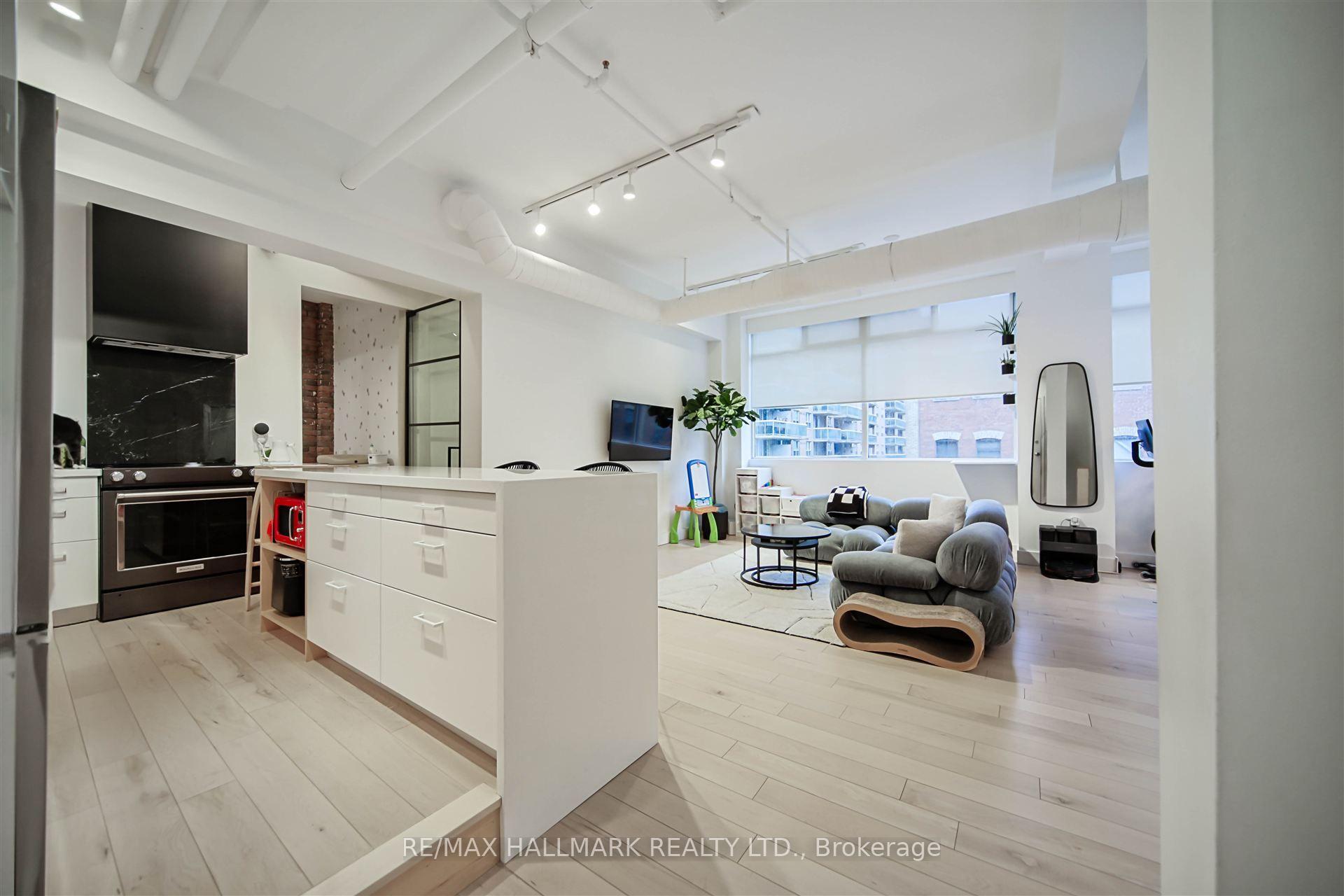 Photo 2 of Unit 301, 80 Sherbourne Street, Toronto, Moss Park — HOMEH
