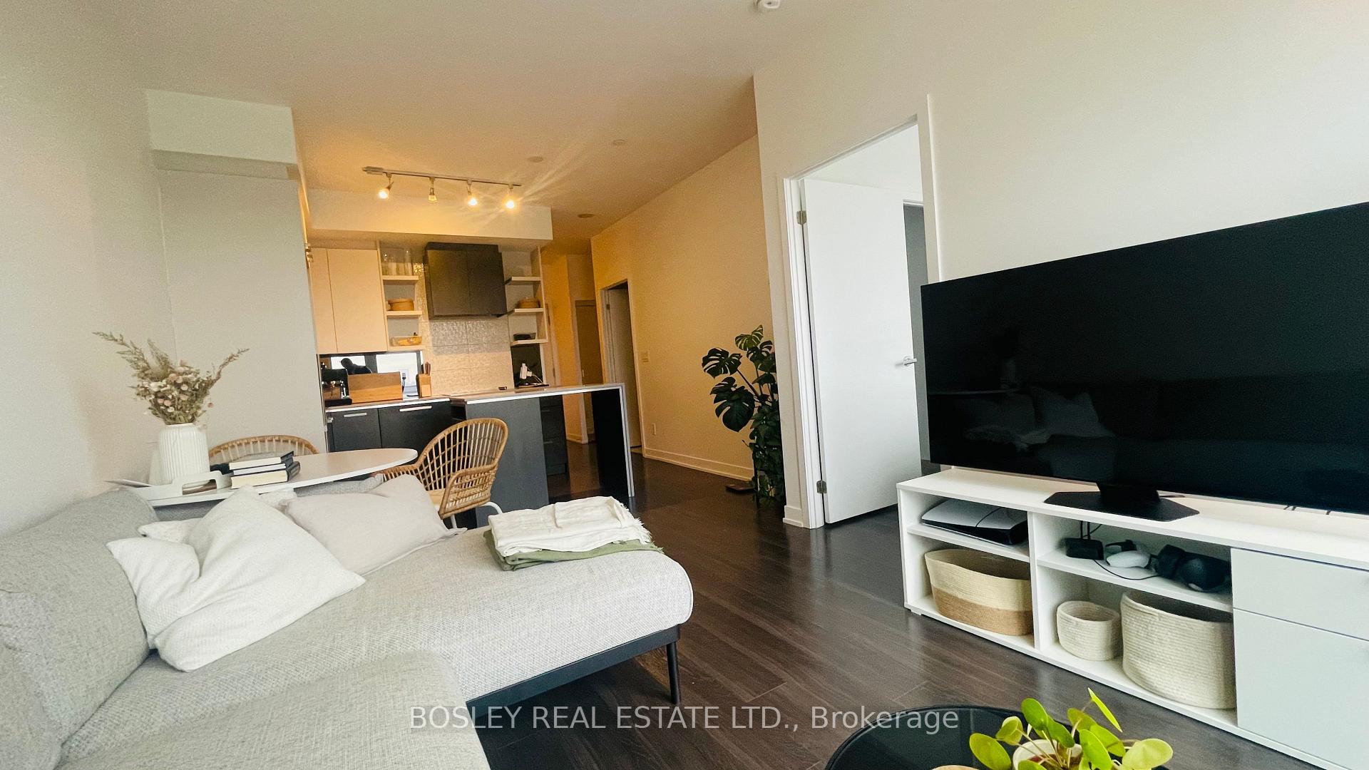 Photo 7 of Unit 829, 1830 Bloor Street W, Toronto, High Park North — HOMEH