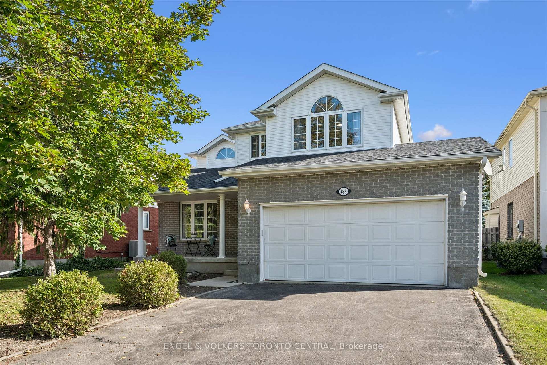 Photo of 653 Rock Point Crescent