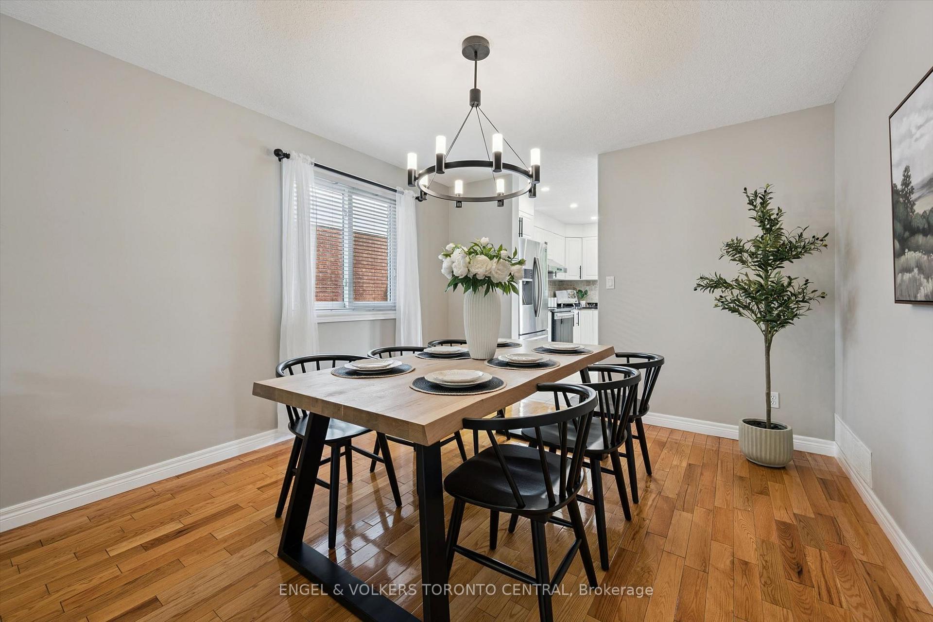 Photo 9 of 653 Rock Point Crescent, Waterloo, Conservation Meadows — HOMEH