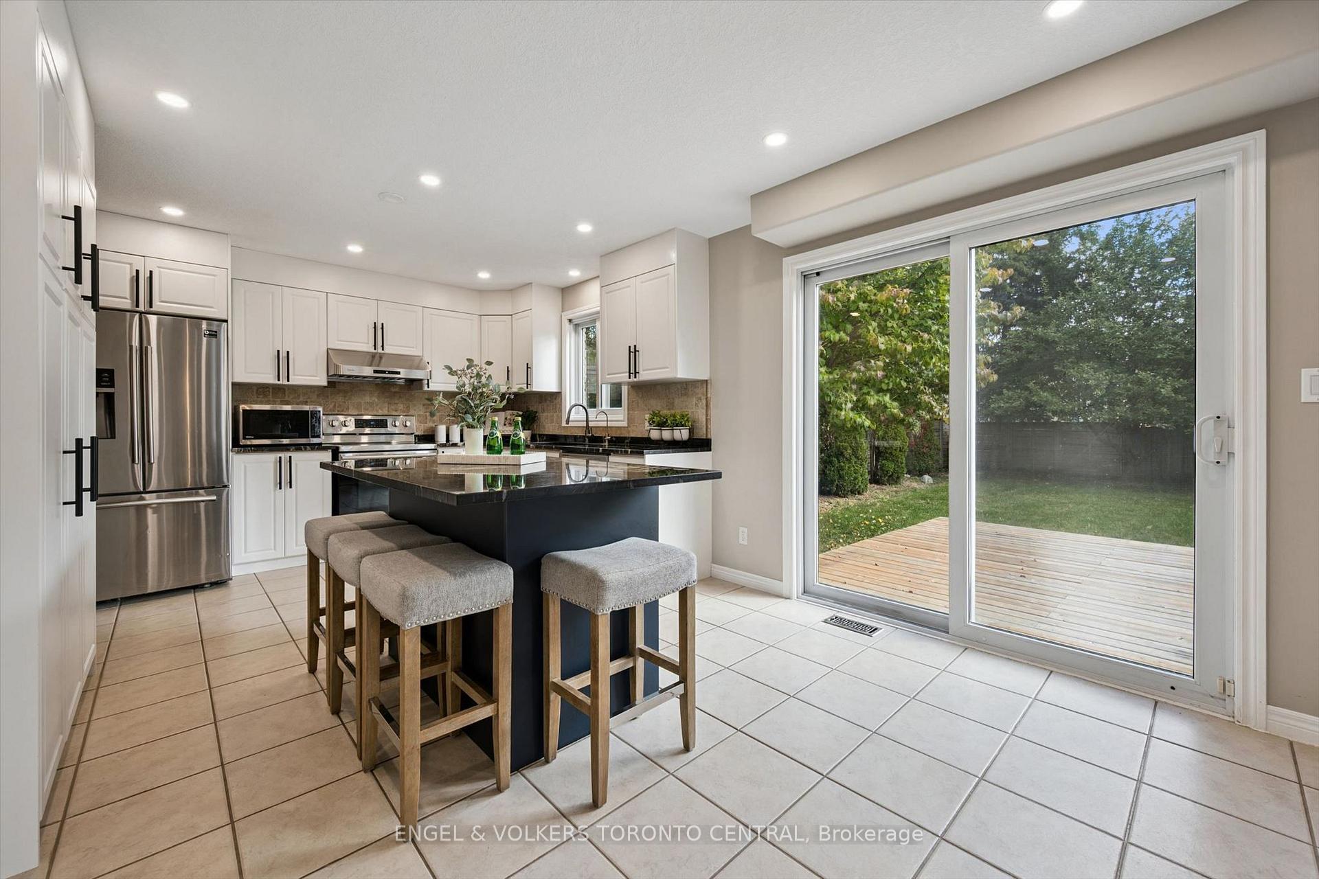 Photo 11 of 653 Rock Point Crescent, Waterloo, Conservation Meadows — HOMEH