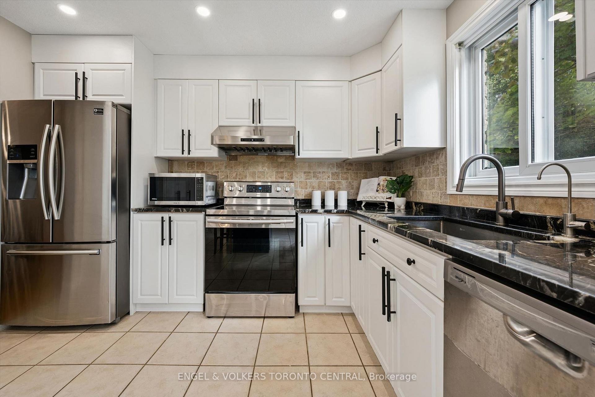 Photo 13 of 653 Rock Point Crescent, Waterloo, Conservation Meadows — HOMEH