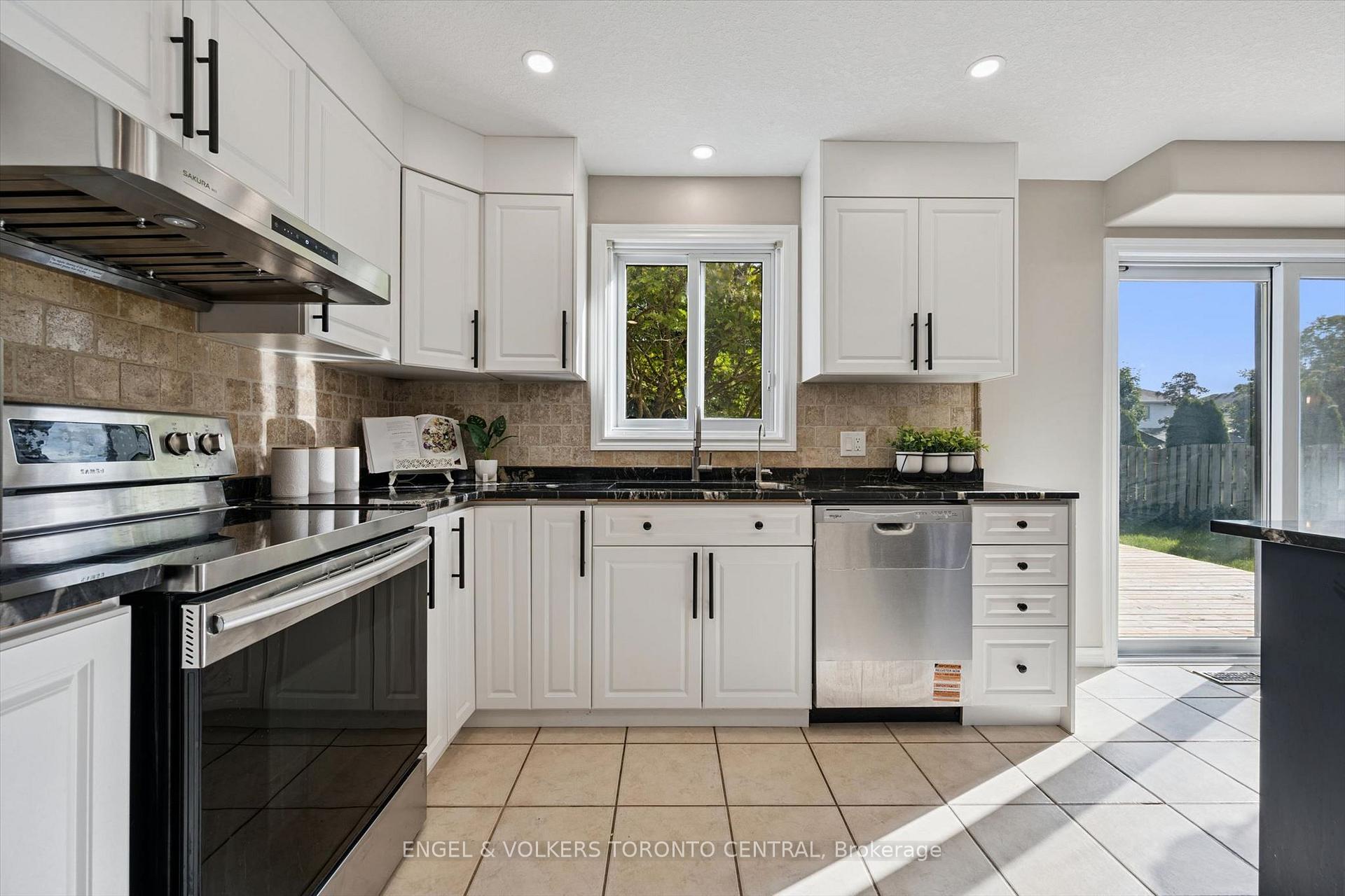 Photo 14 of 653 Rock Point Crescent, Waterloo, Conservation Meadows — HOMEH