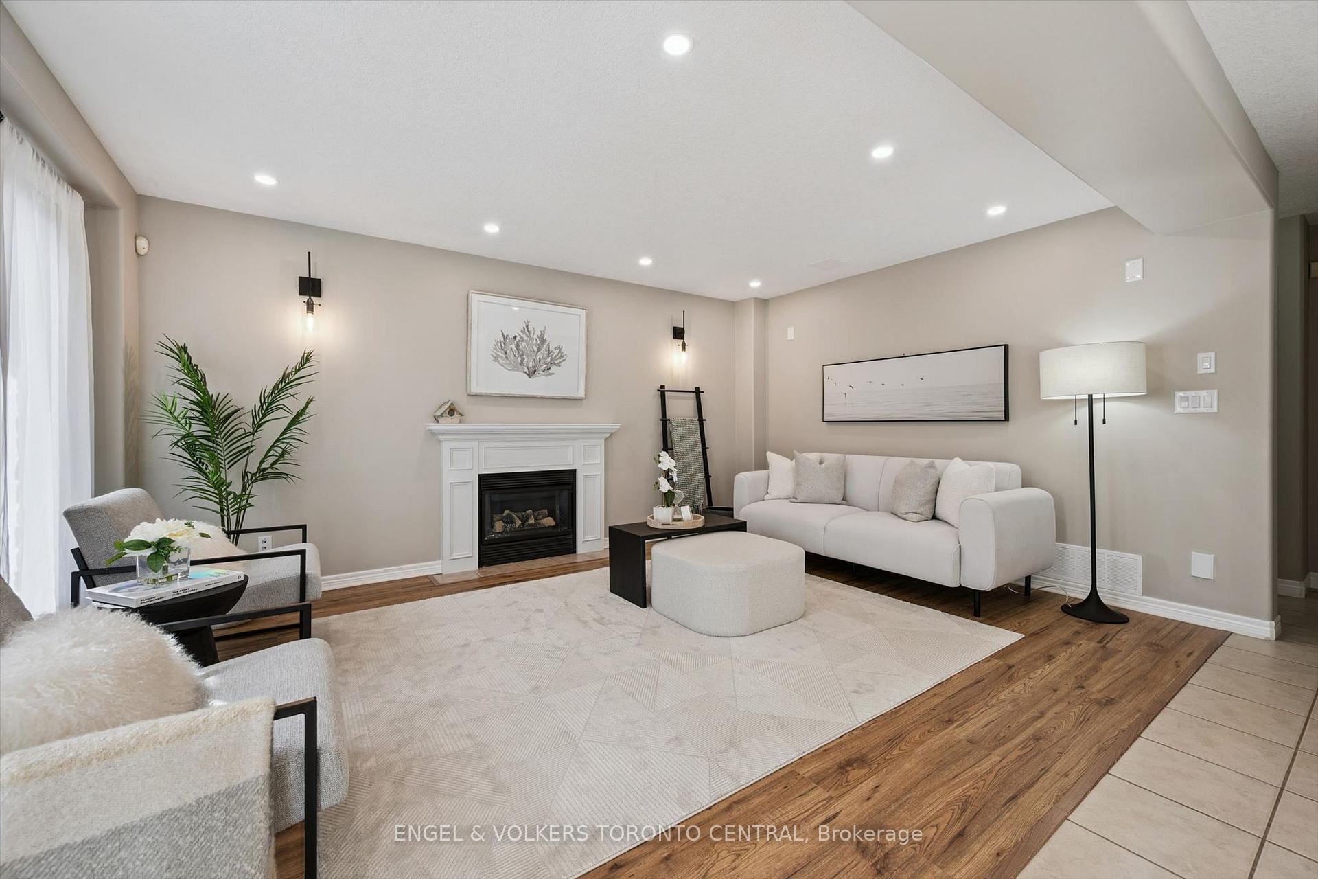 Photo 17 of 653 Rock Point Crescent, Waterloo, Conservation Meadows — HOMEH