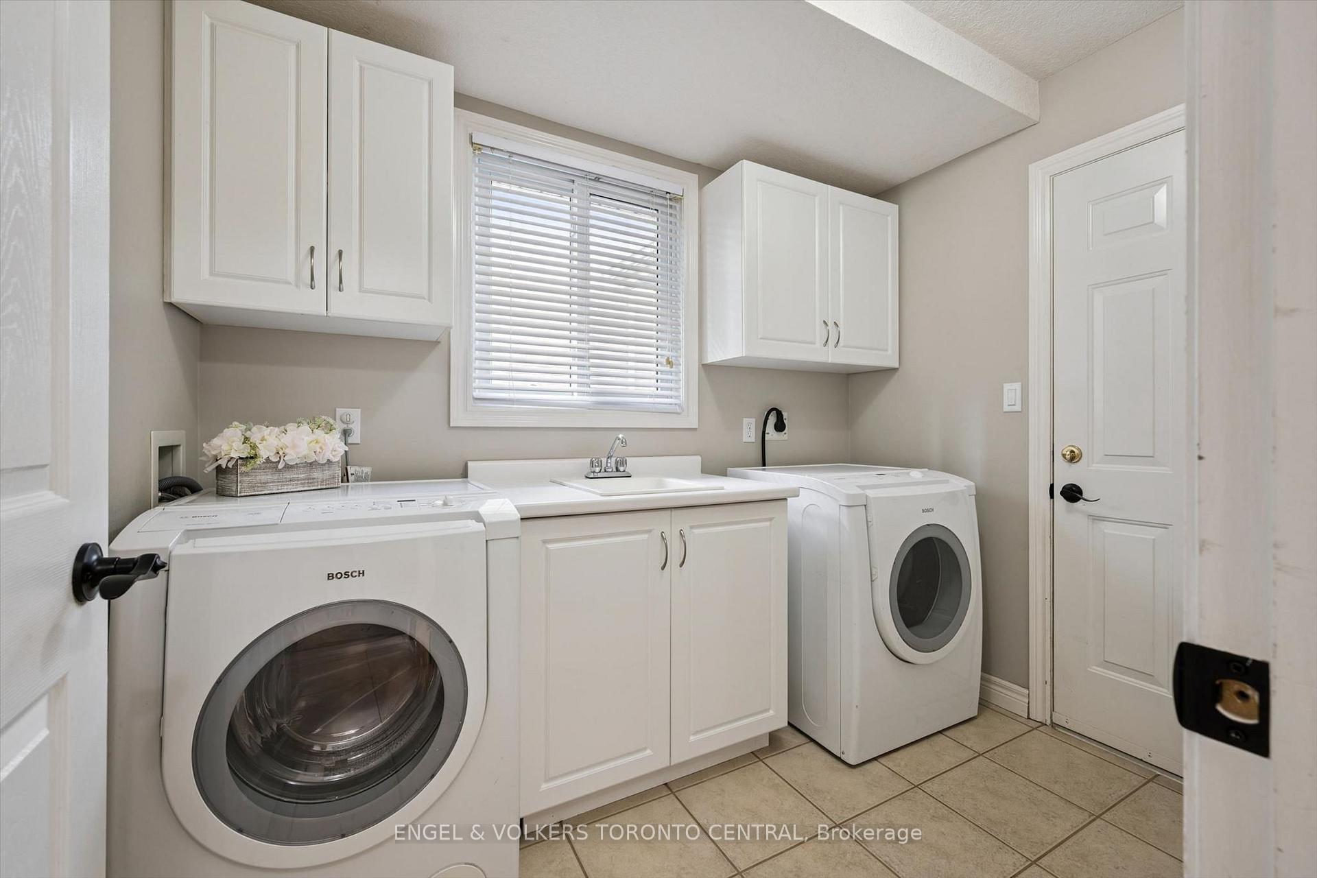 Photo 21 of 653 Rock Point Crescent, Waterloo, Conservation Meadows — HOMEH