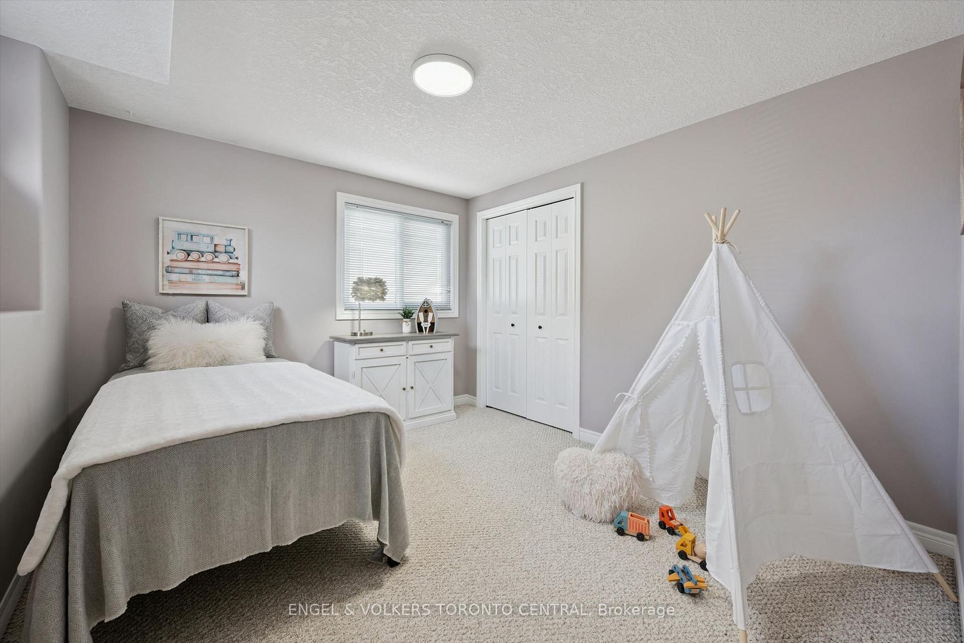 Photo 23 of 653 Rock Point Crescent, Waterloo, Conservation Meadows — HOMEH