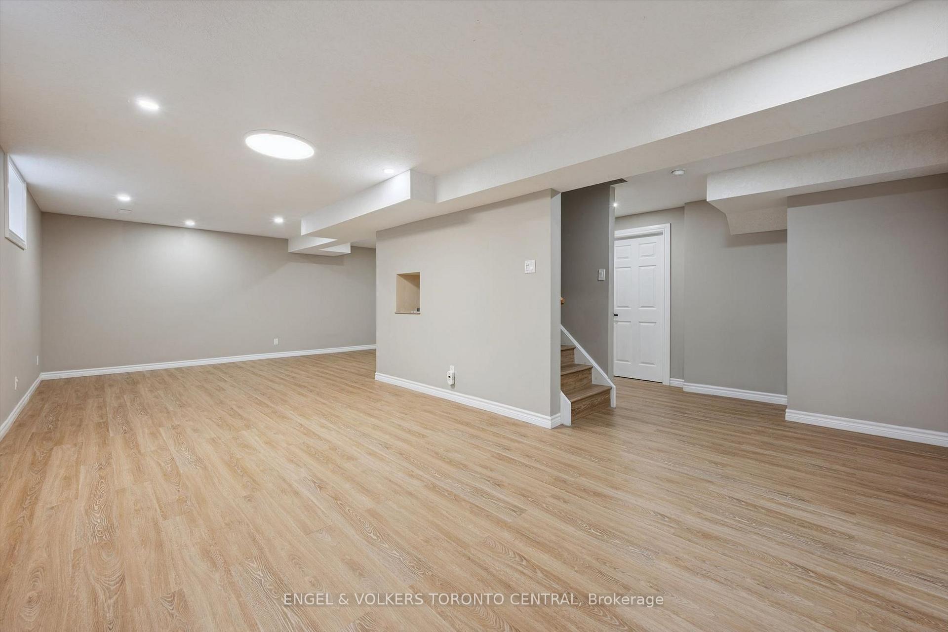 Photo 35 of 653 Rock Point Crescent, Waterloo, Conservation Meadows — HOMEH