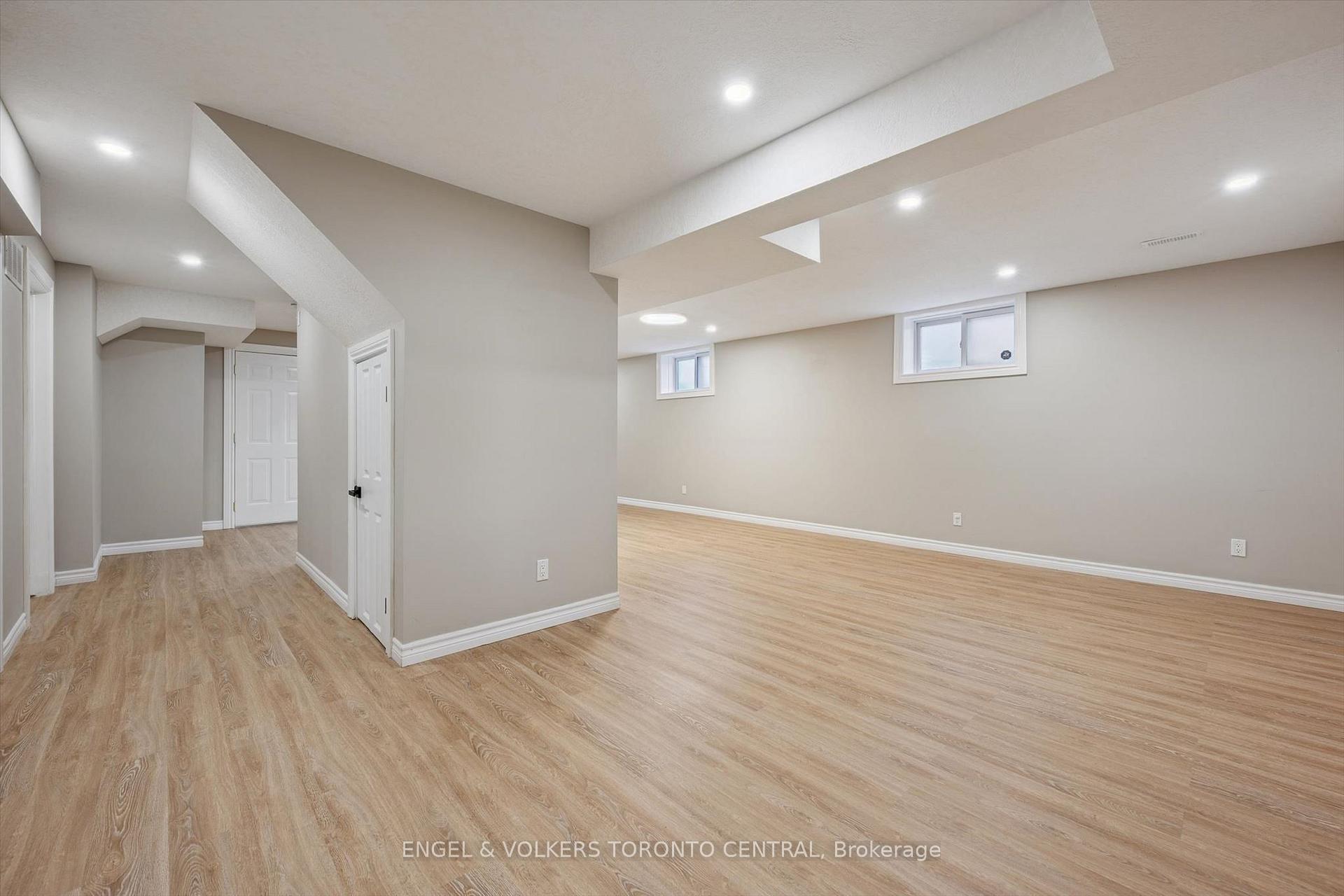 Photo 37 of 653 Rock Point Crescent, Waterloo, Conservation Meadows — HOMEH