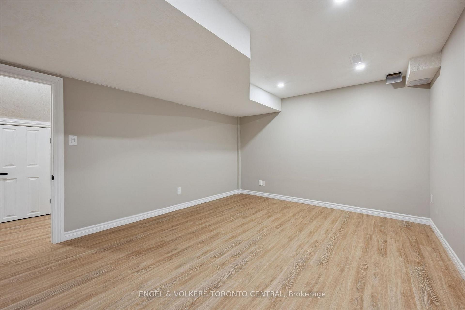 Photo 41 of 653 Rock Point Crescent, Waterloo, Conservation Meadows — HOMEH