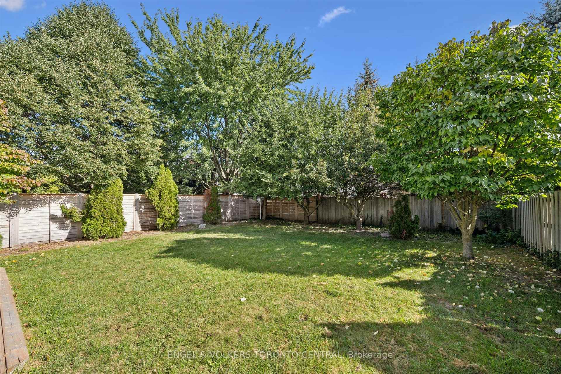 Photo 44 of 653 Rock Point Crescent, Waterloo, Conservation Meadows — HOMEH