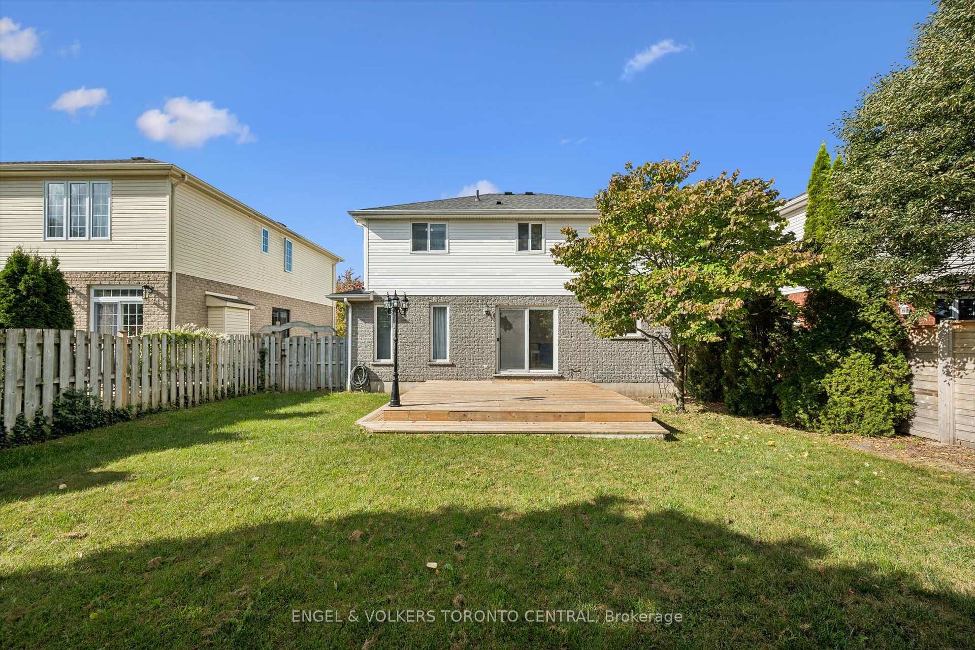 Photo 47 of 653 Rock Point Crescent, Waterloo, Conservation Meadows — HOMEH