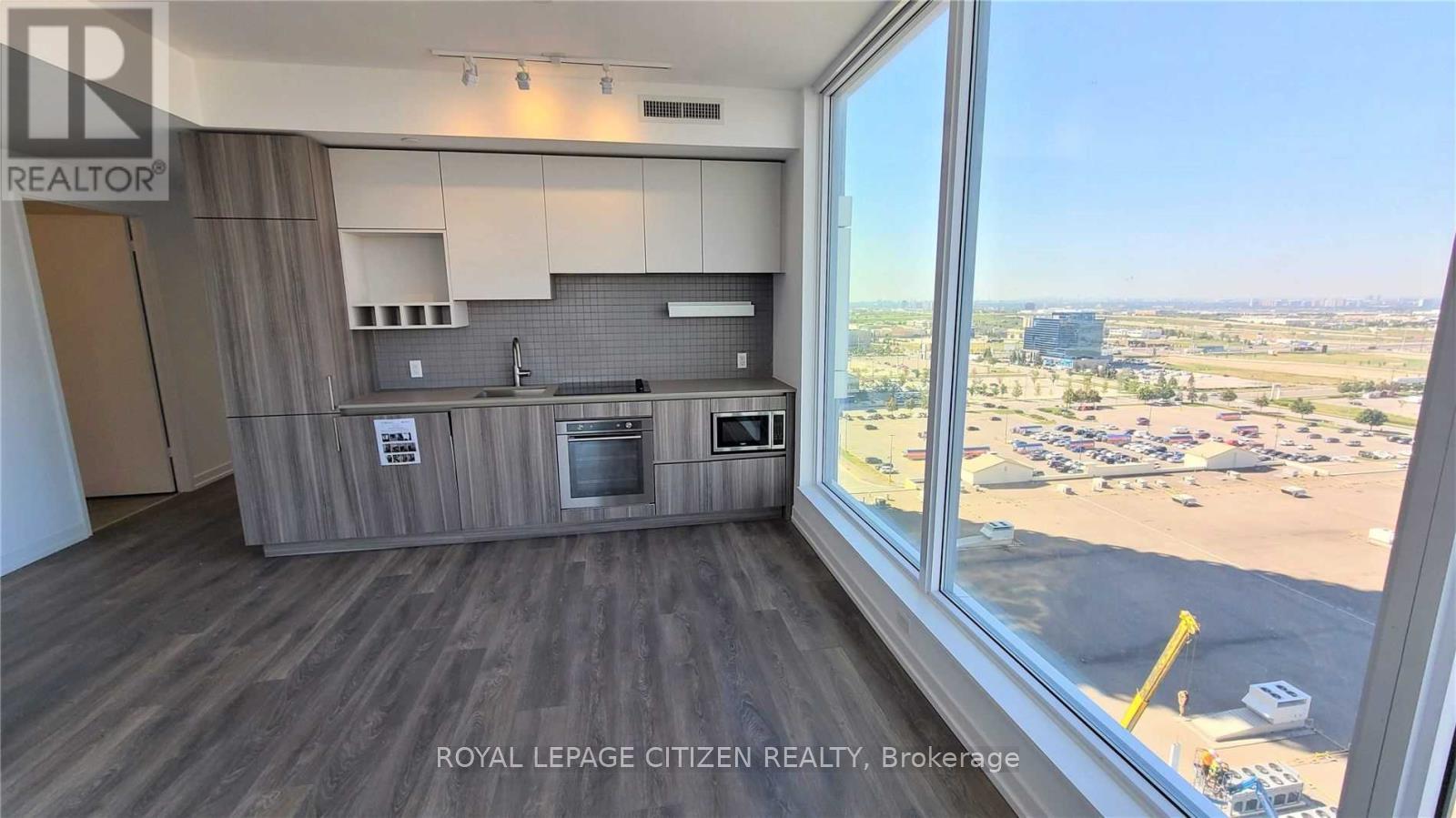 Photo 10 of Unit 1810, 898 portage Parkway, Vaughan, Concord — HOMEH