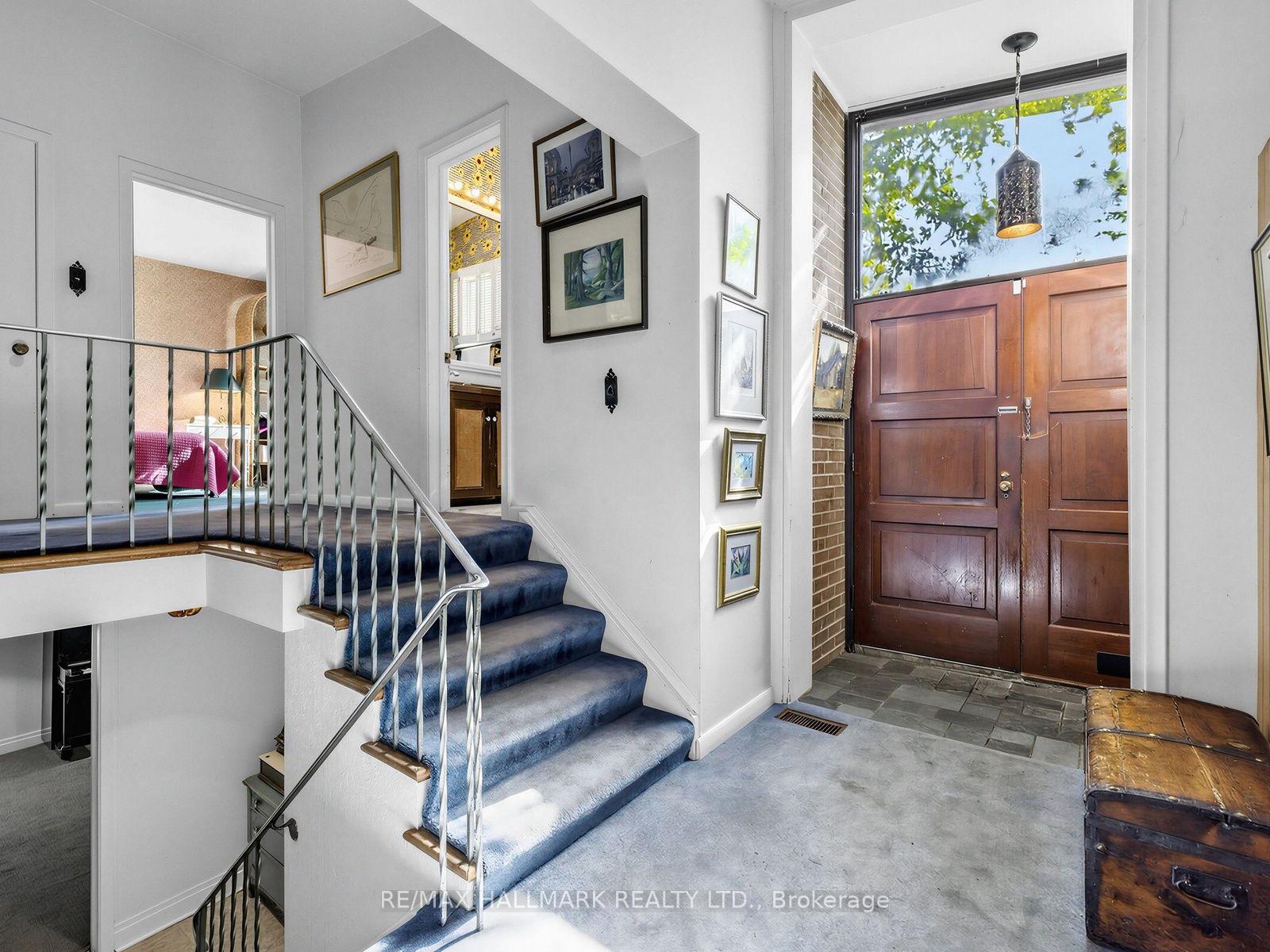 Photo 5 of 91 Larkfield Drive, North York, Banbury-Don Mills — HOMEH