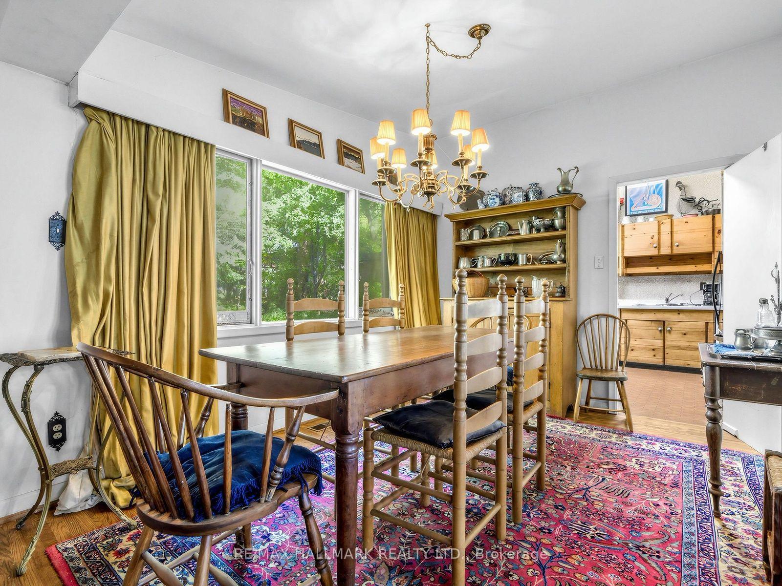 Photo 13 of 91 Larkfield Drive, North York, Banbury-Don Mills — HOMEH