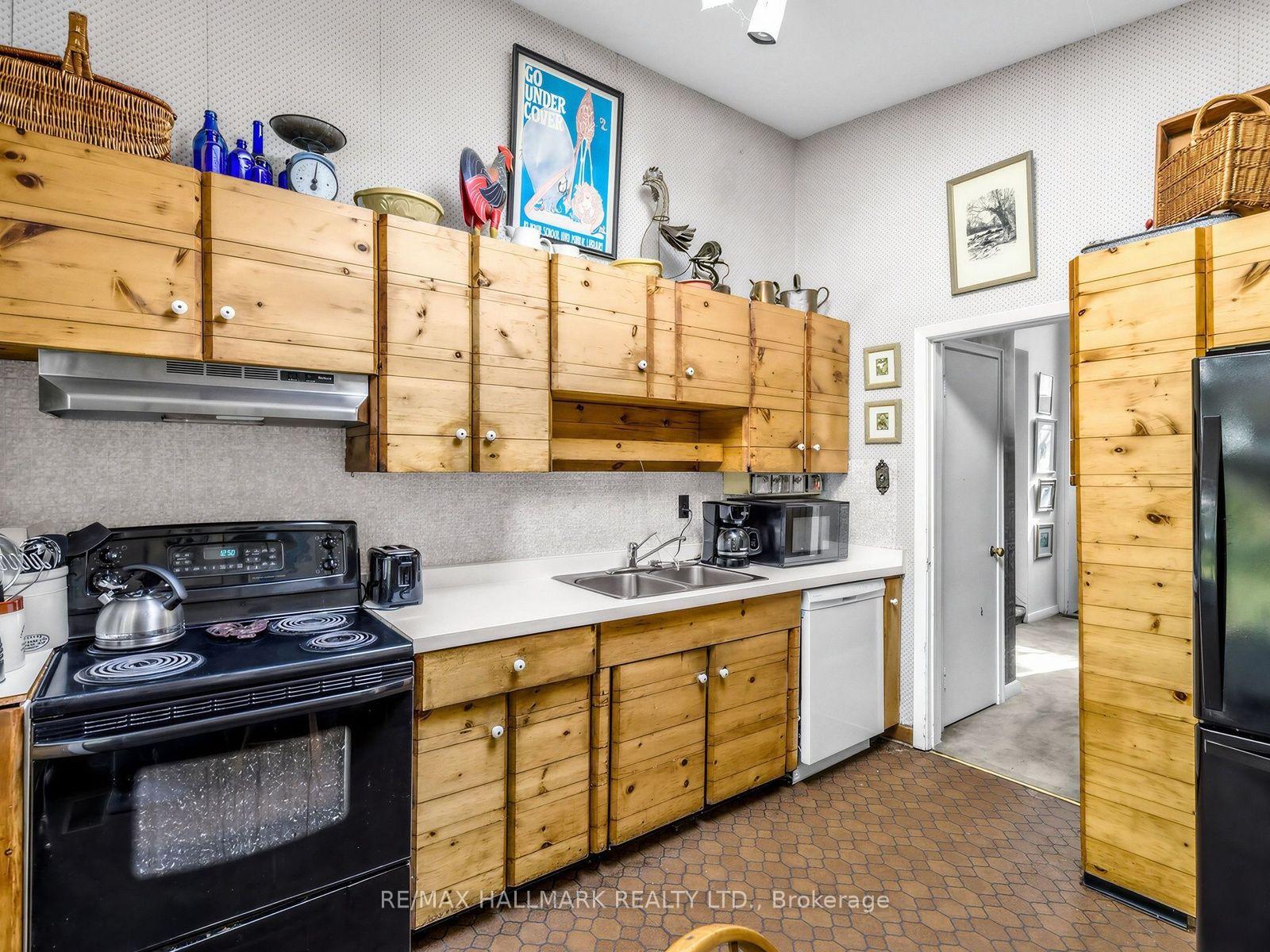 Photo 15 of 91 Larkfield Drive, North York, Banbury-Don Mills — HOMEH